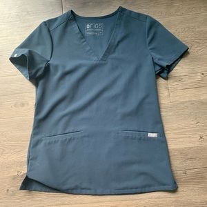 Figs dark harbor casma top xs